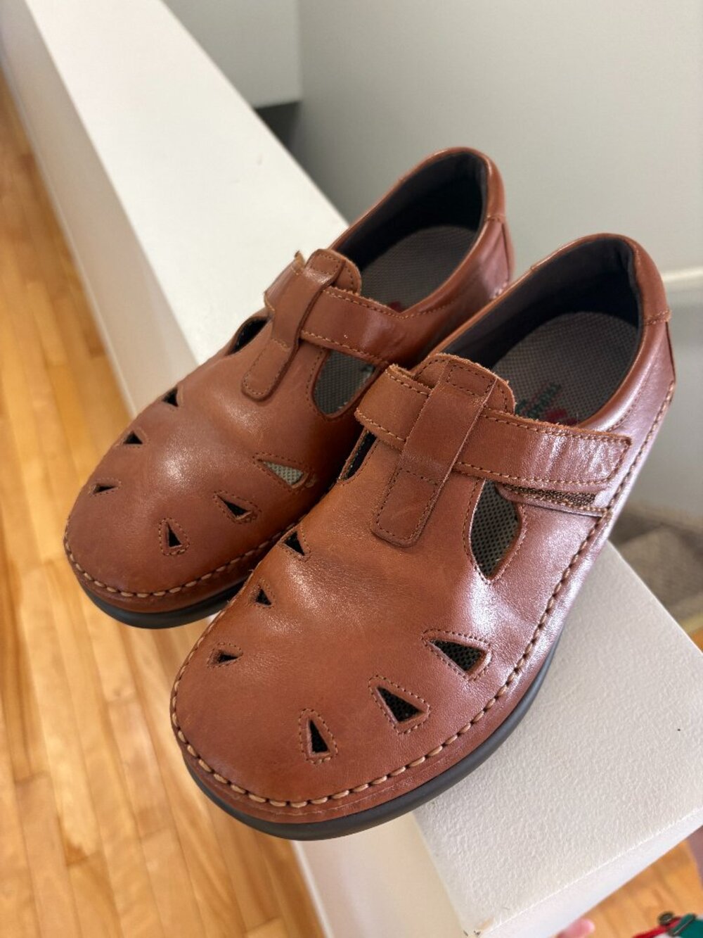 Sas Roamer Brown Leather Mary Jane Sz 6 Comfort Fisherman Walking Moc Shoe